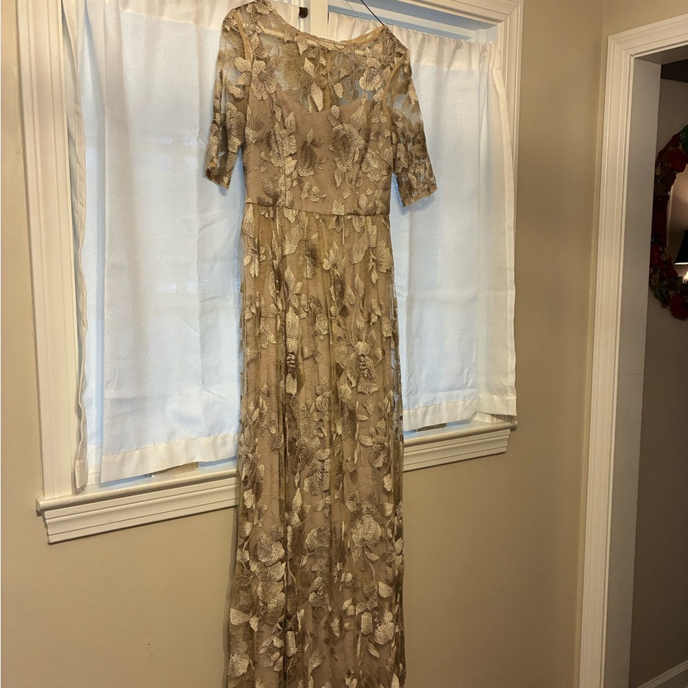 Adrianna Papell Elegant Floral Lace Dress